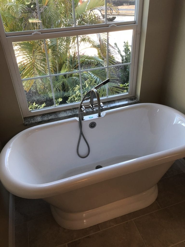 Acrylic 67 dbl ended , modern of tub